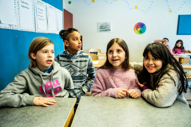 Noah, Esja, Freja och Emelie går i tredje klass på Silverdansens skola i Norrköping. De tycker om skolan och drömmer om att bli alltifrån lärare, artist, och youtuber, till gamer, fotbollspelare och bagare. Noah, Esja, Freja och Emelie går i tredje klass på Silverdansens skola i Norrköping. De tycker om skolan och drömmer om att bli alltifrån lärare, artist, och youtuber, till gamer, fotbollspelare och bagare.