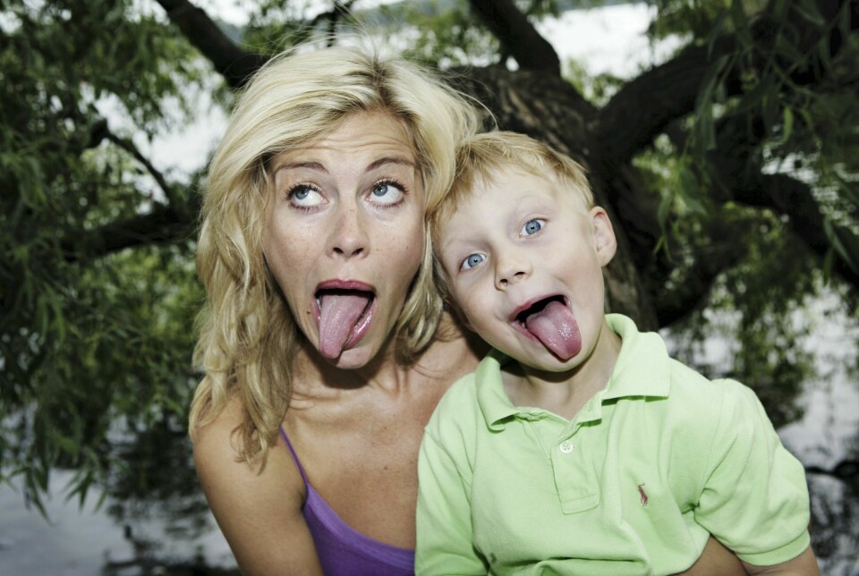 Mi och sonen Max. Mi och sonen Max.