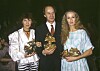 Jarl Kulle poserar mellan skådespelarkollegorna Kim Anderzon och Malin Ek, efter att samtliga tagit hem varsitt pris på Guldbaggegalan 1983. Jarl för ”bästa manliga huvudroll” i Fanny och Alexander.