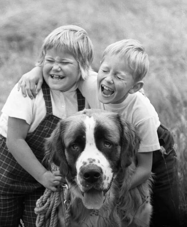 Tjorven (Maria Johansson), hunden Båtsman och Pelle (Stephen Lindholm). Tjorven (Maria Johansson), hunden Båtsman och Pelle (Stephen Lindholm).