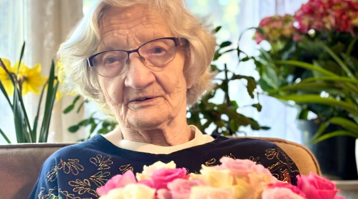 Alfhild, 105, har prenumererat på tidningen Allas i 90 år – älskar KAJ och bada bastu