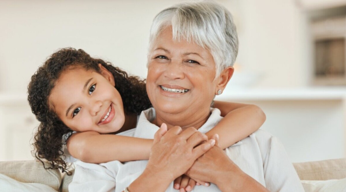 Forskning: Barn som umgås med sina mor- och farföräldrar är lyckligare