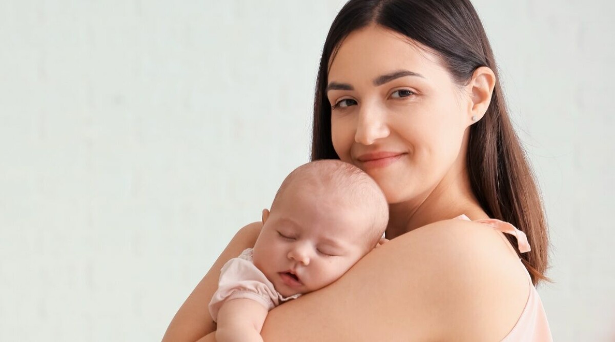 Här är de 100 populäraste flick- och pojknamnen på nyfödda 2025 – äldre namnen ökar i popularitet