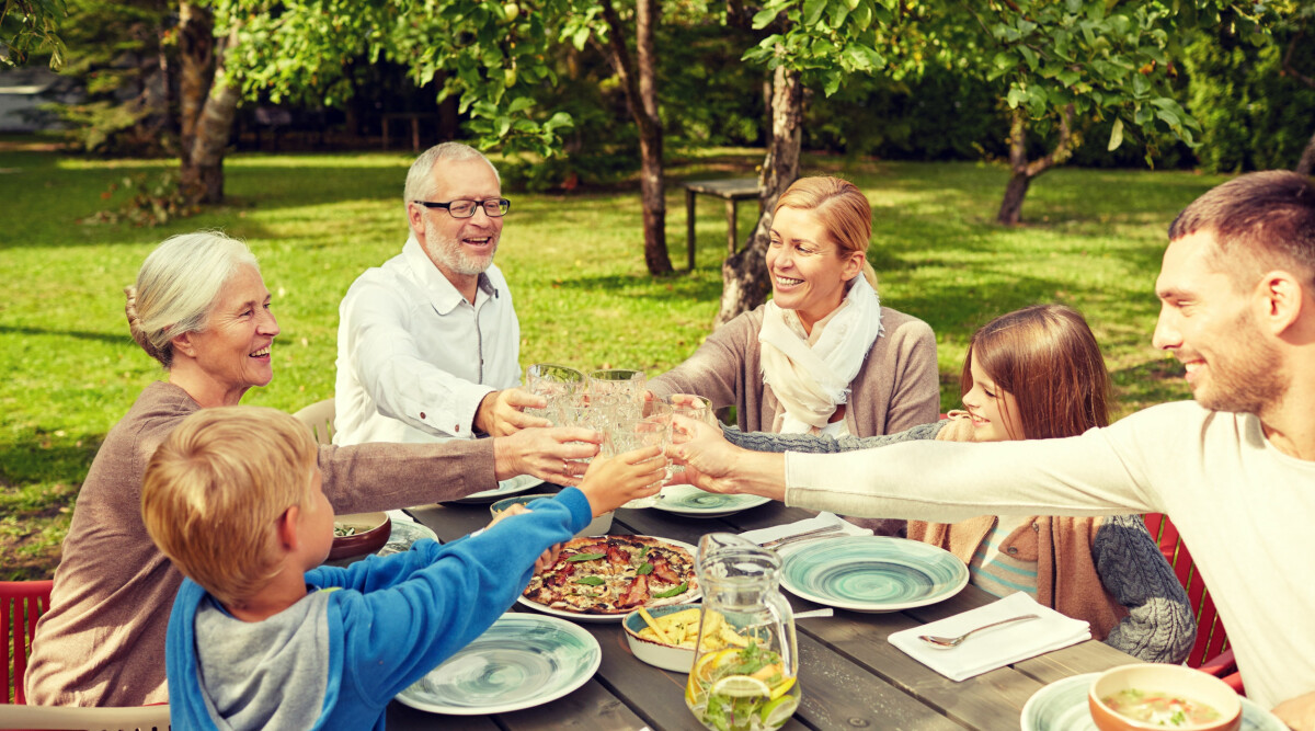 Psykologens tips: Så överlever du sommaren med släkten