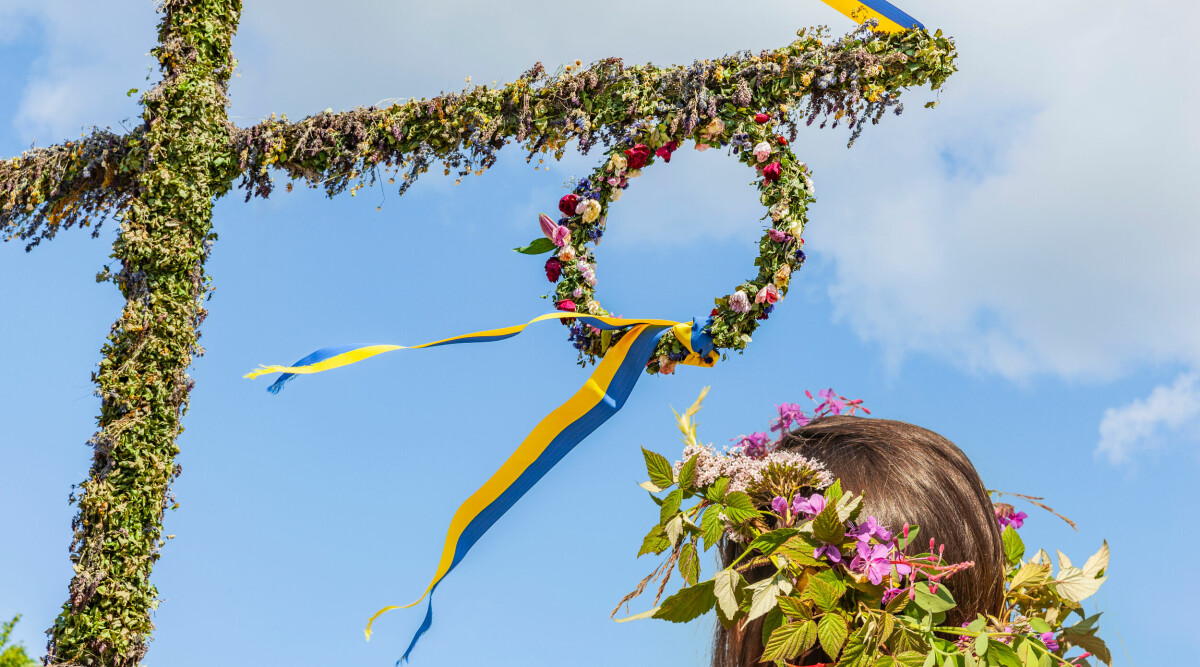 Sätt guldton på midsommar – 100 somriga favoritlåtar!