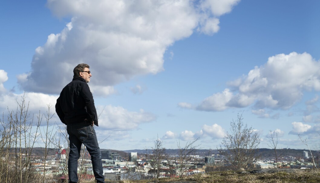 – Jag har äventyrat mina familjer. Satt dem i stor fara men det är ett pris man får betala. Janne Josefsson har äventyrat sina familjer.