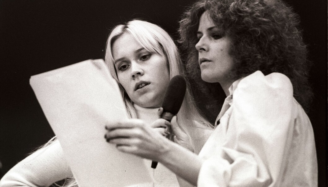 Agnetja Fältskog och Anni-Frid Frida Lyngstad i Abba i frisyrer typiska för 70-talet.