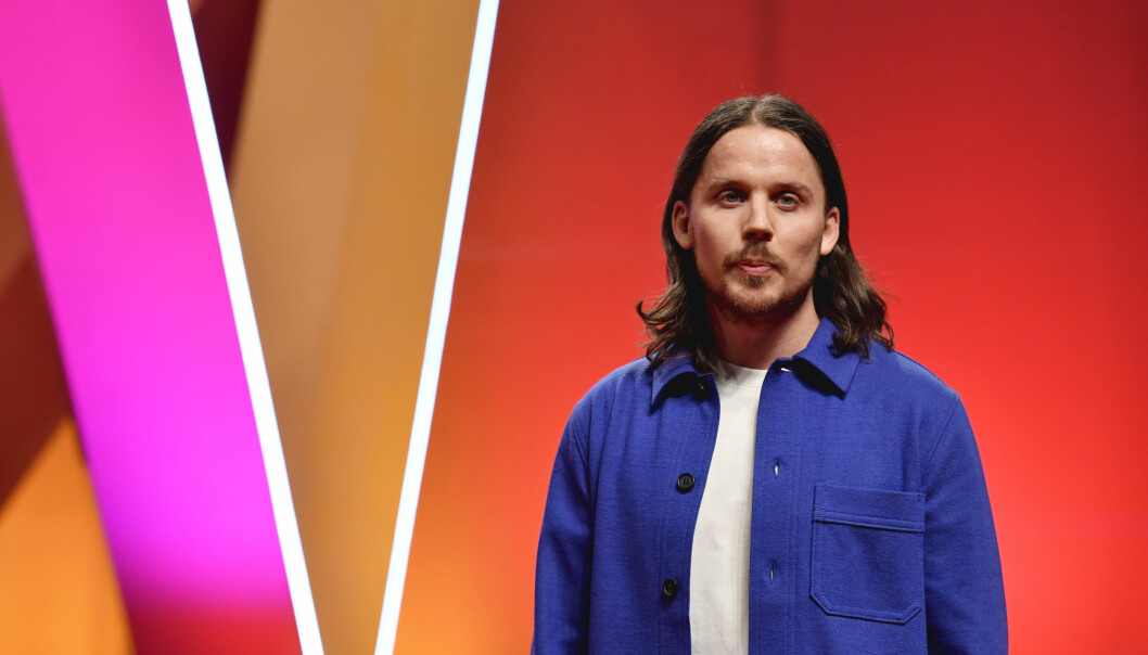 Albin Johnsén uppträder med låten Livet börjar nu i deltävling 3 av Melodifestivalen 2020.