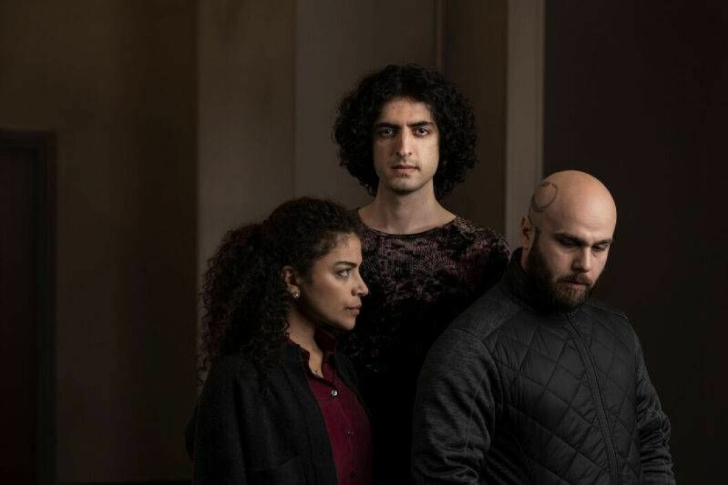 Förutom Pernilla August syns Siham Shurafa, Armand Mirpour och Pablo Leiva Wenger i huvudrollerna. Foto: Ola Kjelbye/SVT Allt jag inte minns av Jonas Hassen Khemiri blir tv-serie på SVT. I Huvudrollerna syns Siham Shurafa, Armand Mirpour och Pablo Leiva Wenger