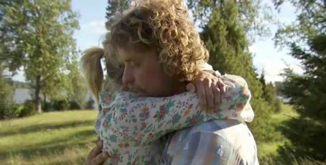 Nathan Younggren tvingades skiljas från Tori Allen när han åkte ur <em>Allt för Sverige</em>. Foto: SVT Nathan Younggren tvingades skiljas från Tori Allen när han åkte ur Allt för Sverige.