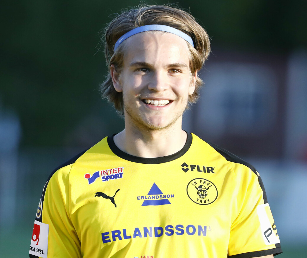 Fotboll är fortsatt Amadeus stora passion. Här syns han under en match år 2018 då han spelade för IK Frej. Amadeus Sögaard på fotbollsplanen 2018.