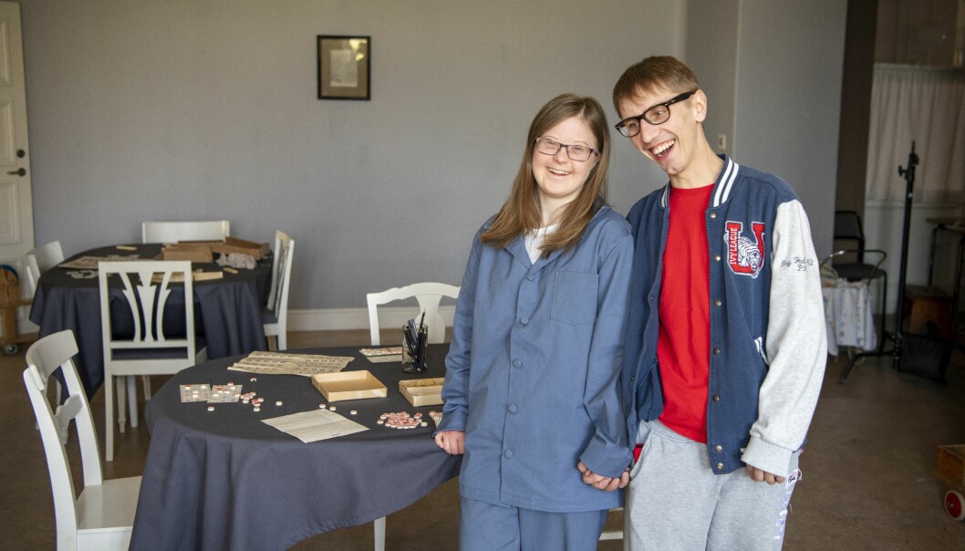 Amanda Malmberg och Isak Bruno är ett par både i filmen Vipeholmsexperimenten och privat. Amanda Malmberg och Isak Bruno spelar flickvän och pojkvän i filmen Vipeholmsexperimenten och är även ett par privat.