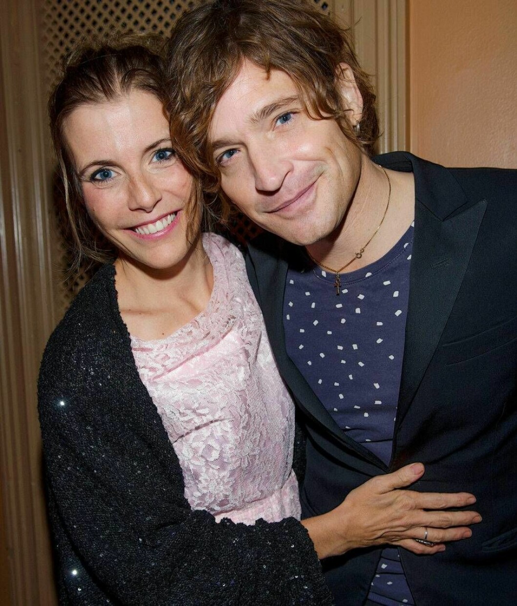 Hustrun Lisa Knapp har varit svårt sjuk och när det var som värst skrev hon avskedshälsningar till sin familj. Foto: IBL Hustrun Lisa Knapp och Andreas Johnson.