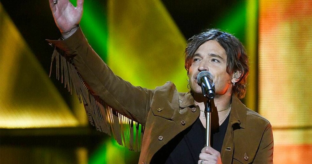 I <em>Melodifestivalen</em> 2016 gjorde Andreas Johnson ett gästframträdande i mellanakten tillsammans med flera andra artister. Foto: Karin Törnblom/TT Andreas Johnson på scen.