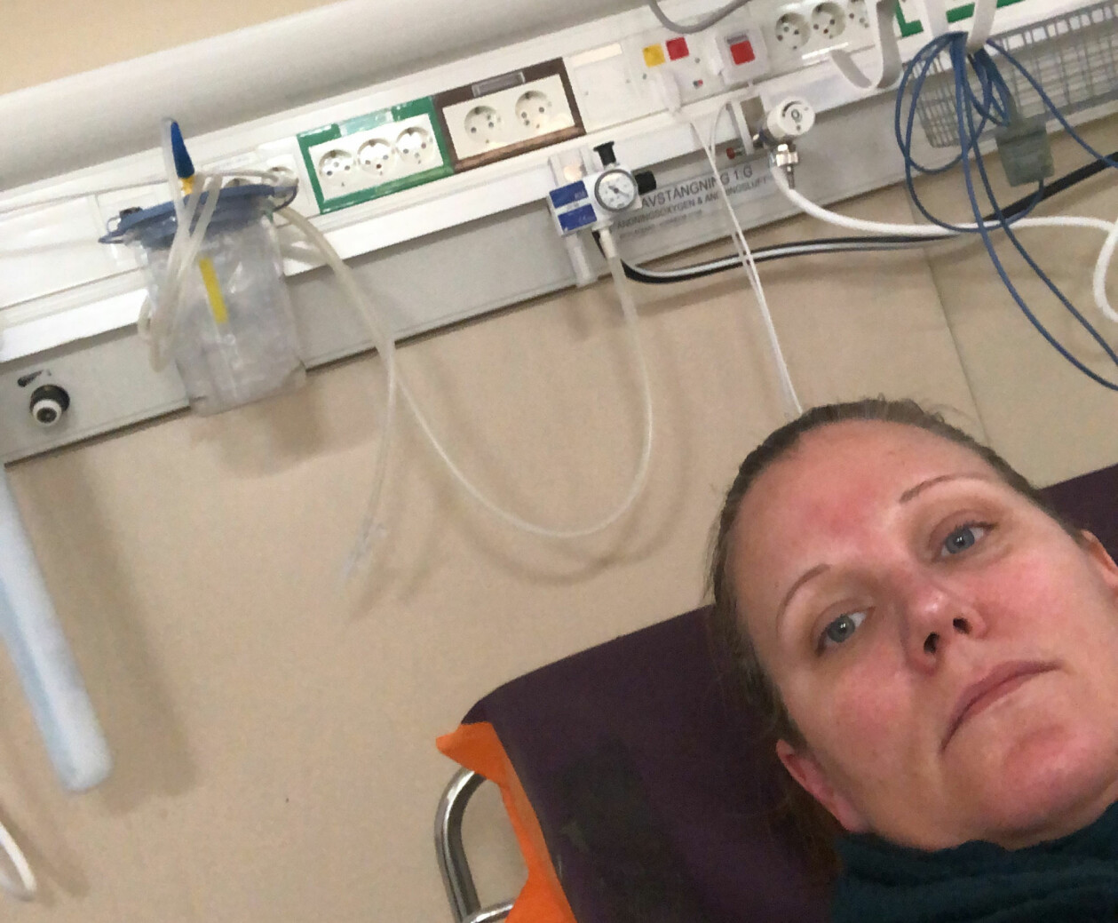 I april fick Anja åka med ambulans till akuten efter att ha fått en misstänkt blodpropp i benet. Anja L Sundberg inlagd på sjukhus.