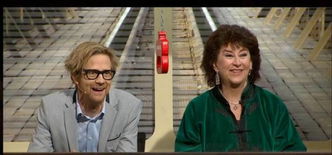 Anders ”Ankan” Johansson och Marianne Ahrne borgar för underhållning, enligt programledarna i På spåret. Foto: SVT Anders ”Ankan” Johansson och Marianne Ahrne, På spåret Svt.