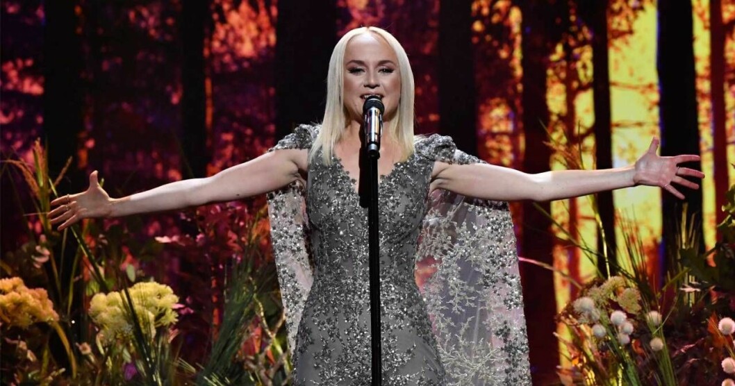 Anna Bergendahl och låten <em>Ashes to ashes</em> i andra chansen av <em>Melodifestivalen</em> 2019. Foto: Jonas Ekströmer/TT Anna Bergendahl och låten Ashes to ashes i andra chansen av Melodifestivalen 2019