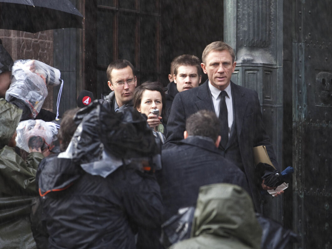 I sitt inhopp i Hollywoodfilmen The girl with the dragon tattoo, med bland andra Daniel Craig, spelade journalisten Anna Charlotta Gunnarson just journalist. Anna Charlotta Gunnarson i trängseln runt Daniel Craig i en scen där hon spelar journalist i filmen The girl with the dragon tattoo.