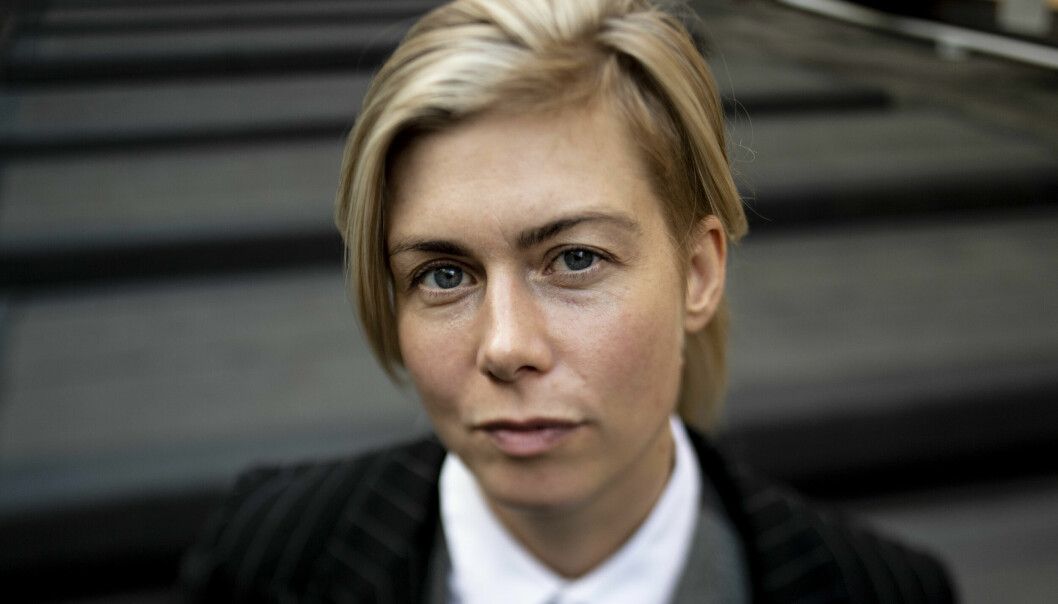 Porträttbild på artisten Anna Ternheim.