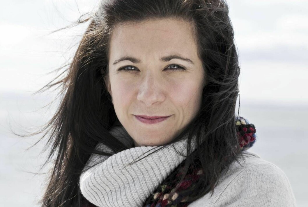 Anonym bild av kvinna som representerar Anna – en kvinna som tvingades fly för sitt liv på grund av misshandel. 