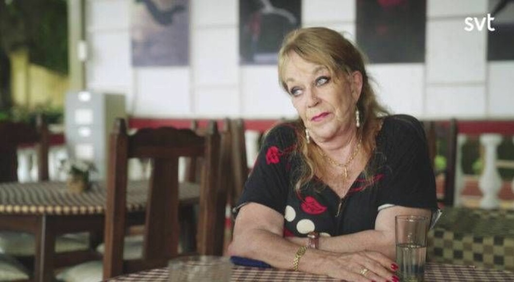 SVT träffar Anna Wahlgren i södra Indien. Hon berättar bland annat om sorgen efter att ha minst yngste sonen i difteri. Bild: SVT Anna Wahlgren berättar om sorgen efter att ha minst yngste sonen i difteri.