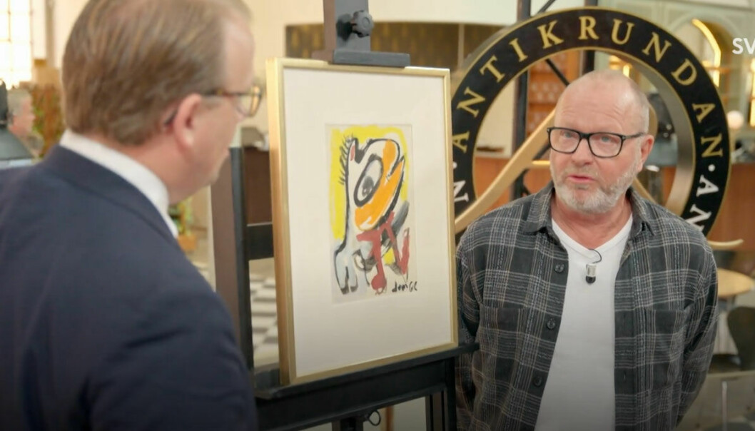 Tavlan fick mannens syster som tack för den gåva hon gav till konstnären Asger Jorn som barn på 1960-talet. Antikrundans expert Magnus Bexhed beundrar en tavla och pratar med mannen som tagit den med sig till programmet.