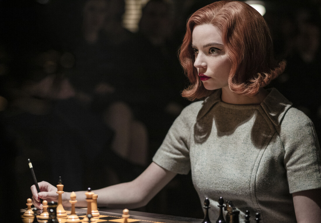 Anya Taylor-Joy spelar Beth i serien <em>The queen's gambit</em> som hade premiär på Netflix i oktober. Titeln anspelar på en öppning i schack, som på svenska kallas damgambit. Anya Taylor-Joy som Beth Harmon i Netflixserien The queen's gambit.