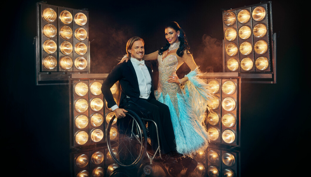 Pressbild på Aron Anderson och Jasmine Takacs som tävlar tillsammans i Let's dance 2022.