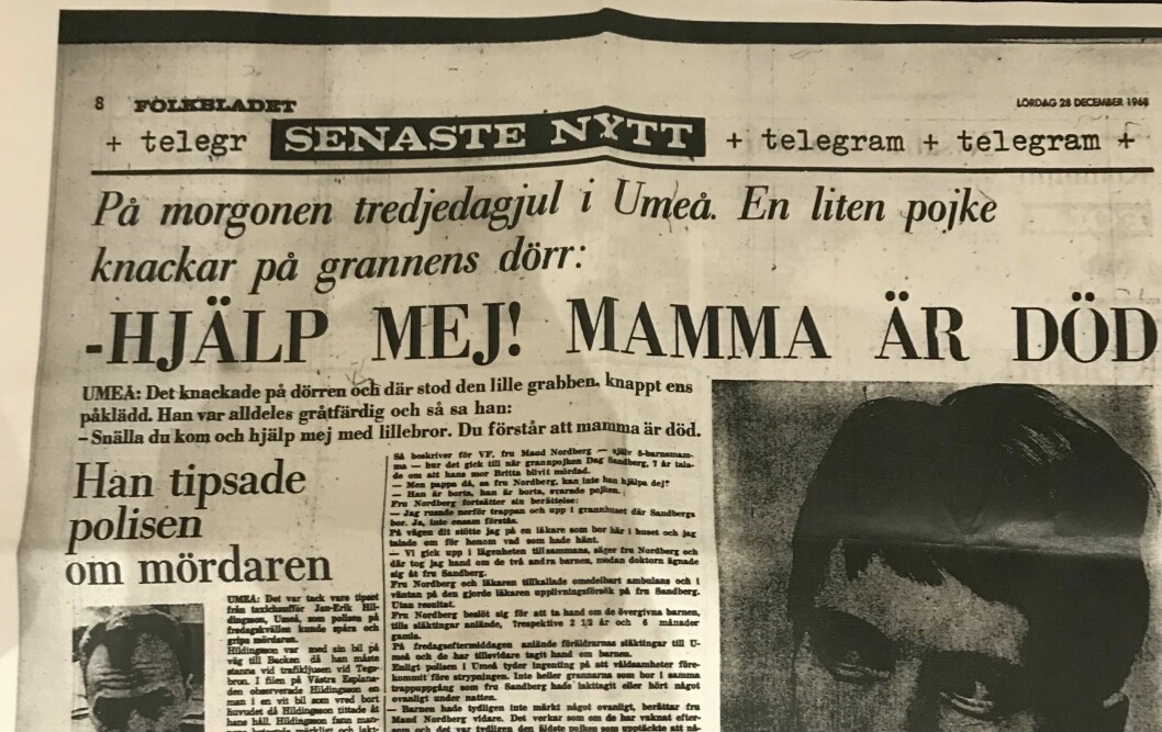 Faksimil med stor rubrik: På morgonen tredjedag jul i Umeå. En liten pojke knackar på grannens dörr: HJÄLP MEJ! MAMMA ÄR DÖD