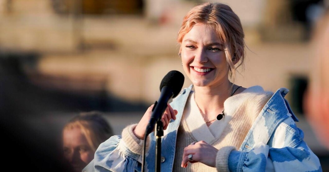 Foto: Fredrik Hagen/TT Astrid S uppträder på Allsång på Skansen 25 juni 2019