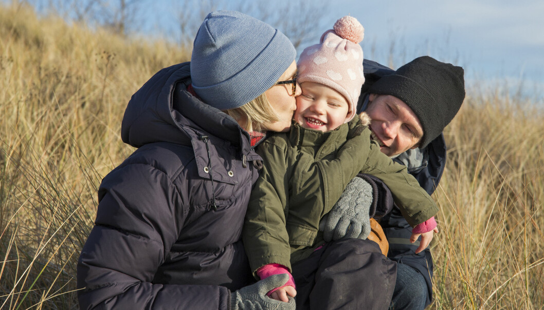 Att kunna hitta på saker tillsammans med sin familj igen betyder allt för Ebba. Här tillsammans med maken Martin och dottern Leonore.