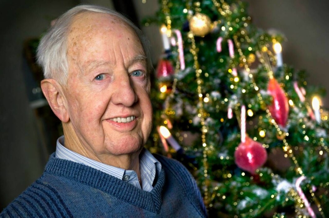 Bengt Feldreich var den allra första julvärden i SVT och gjorde även berättarrösten till Kalle Anka och hans vänner hälsar god jul. Foto: Claudio Bresciani/TT Bengt Feldreich var den första julvärden i SVT.