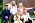 Bild på årets deltagare i tv-programmet "Stjärnorna på slottet": Jon-Henrik Fjällgren, Carolina Gynning, Anja Lundquist, Pia Johansson och Lars Lerin. De står utomhus, de ler och Pia har en rosa blommig skjorta på sig.