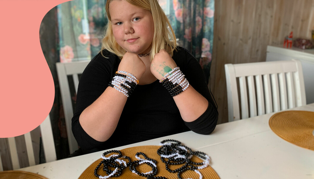 Novalie, 9 år, tillverkar armband för att hjälpa andra barn som har det svårt.