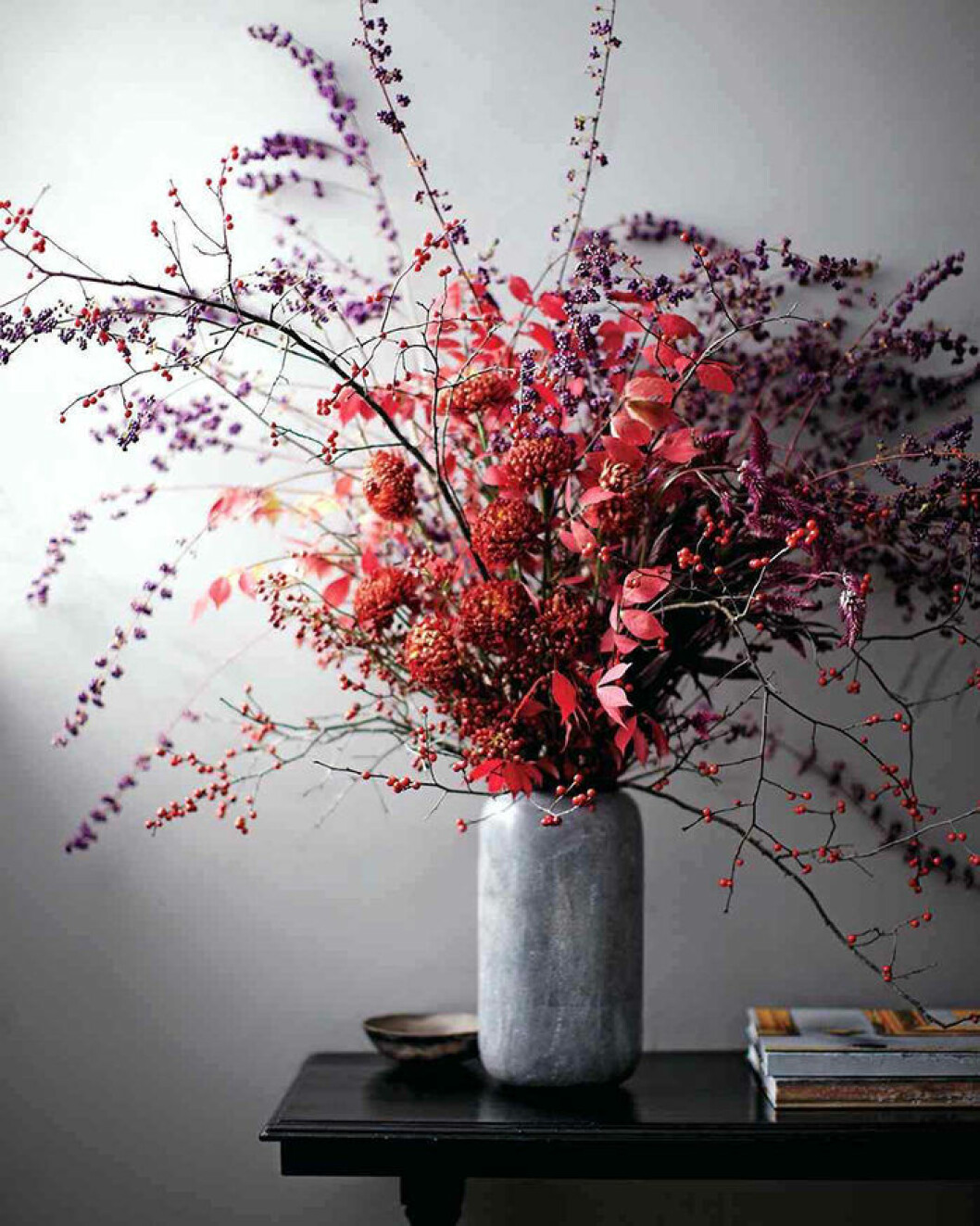 Foto via: <a href="http://foruminteriors.co.uk/indoor-plants/" target="_blank" rel="noopener">Forum interiors</a> Blomsterarrangemang för hösten