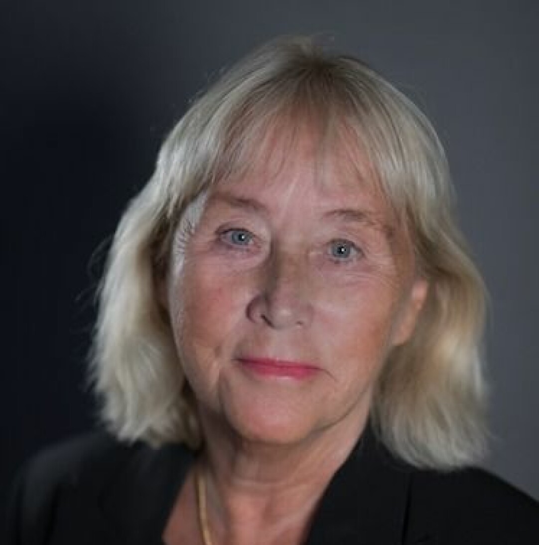 Arbetstidsförkortning och ökat jämställdhetsarbete i skolan är nödvändigt, menar Britt-Marie Mattsson som vill att en statlig utredning tillsätts för att förbättra villkoren på arbetsmarknaden. Britt-Marie Mattsson
