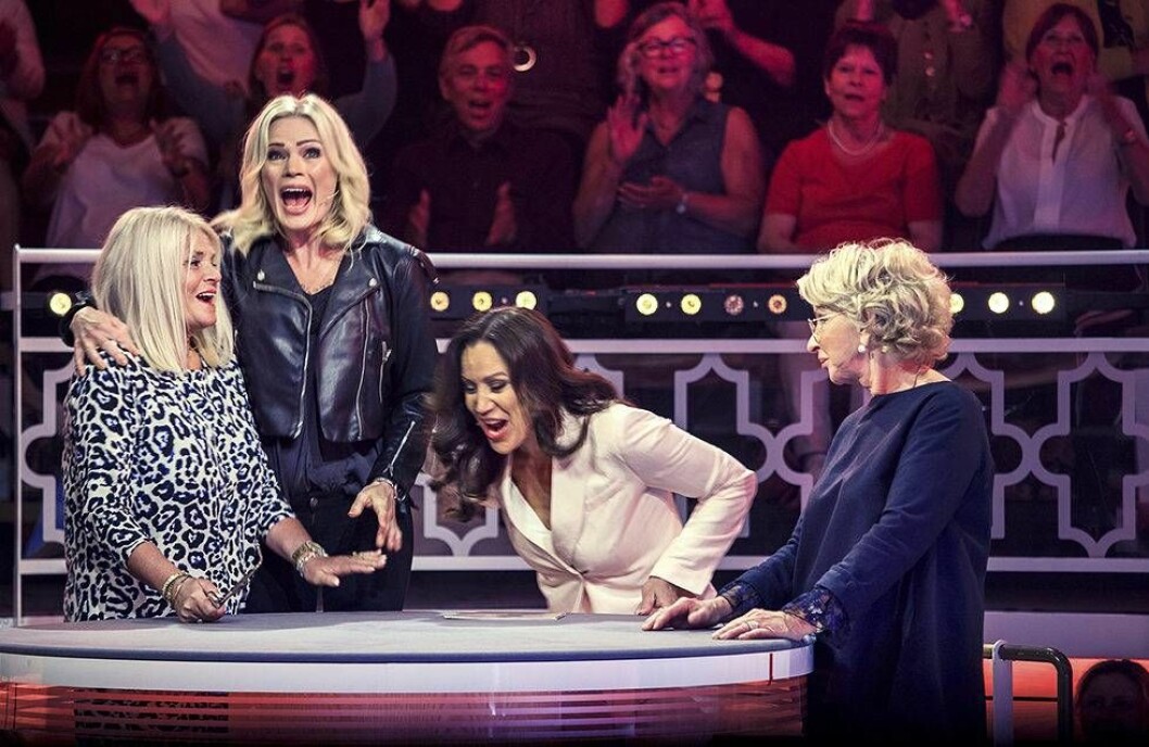 Glädjen var stor när det stod klart att Christina och Therése vunnit 250 000 kronor i tv-programmet Bytt är bytt med Renée Nyberg och antikexperten Karin Laserow. Christina och Therése under tv-inspelningen.