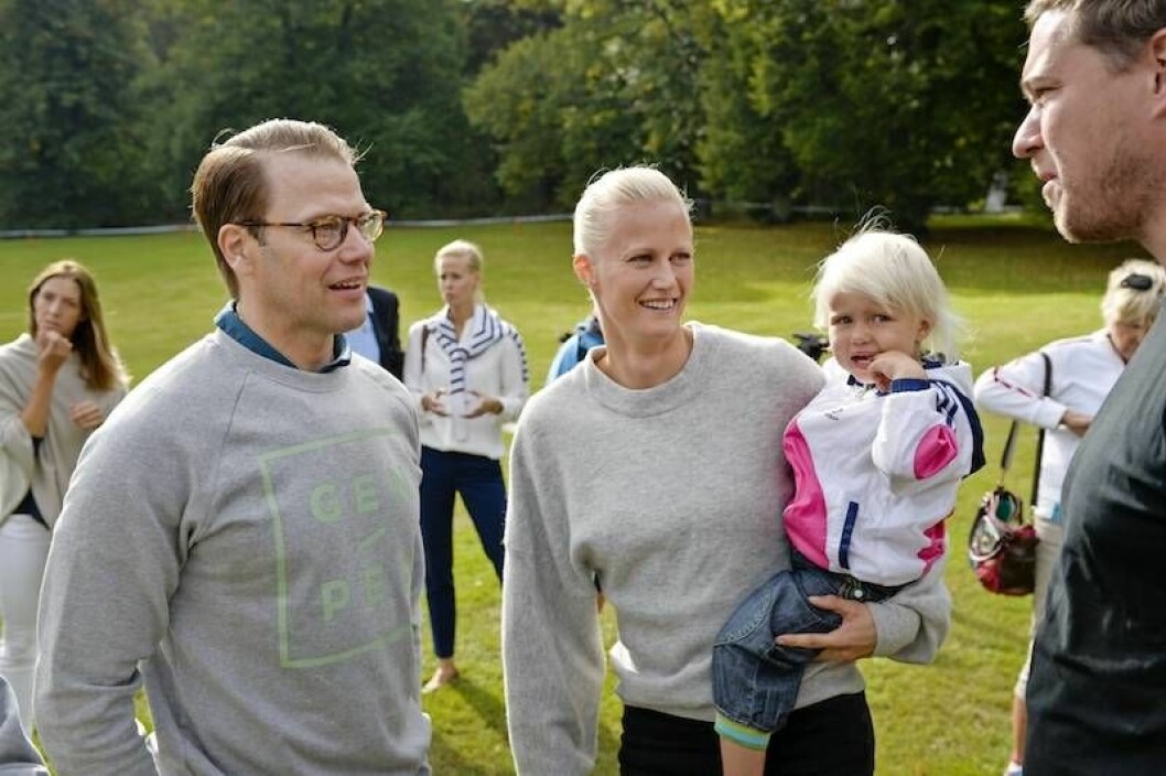 Prins Daniel och Carolina Klüft brinner båda för barns hälsa och för att barn och unga rör på sig. Bilden är tagen vid Prins Daniels lopp under Idrottens dag i Hagaparken 2016. Carolina Klüft tillsammans med Prins Daniel under Idrottens dag i Hagaparken 2016.