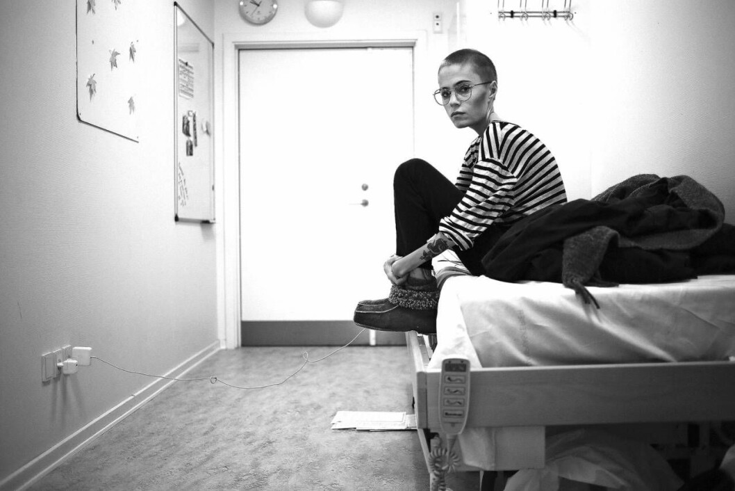 Till slut orkade inte Christine mer och gick med på att bli inlagd på psykiatrisk avdelning. Foto: Privat Christine på psykiatrisk avdelning