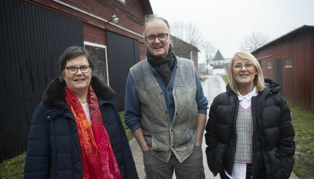 Inger, Patrik och Ann som lever tillsammans trots sin lite ovanliga familjekonstellation.