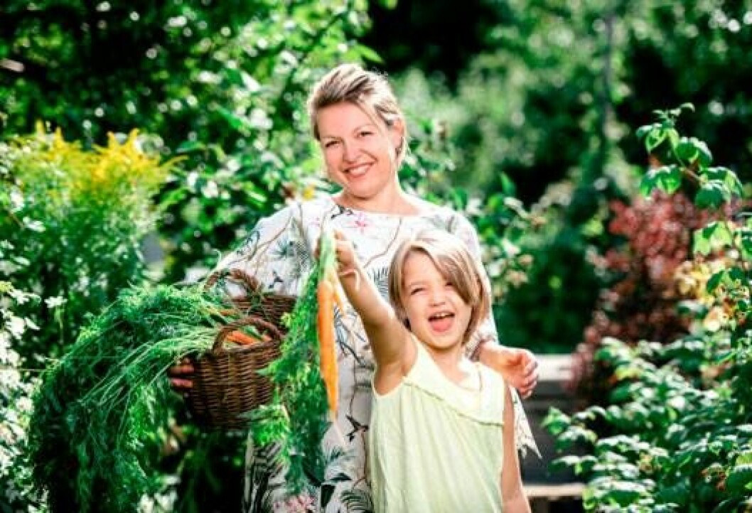 Foto: Margareta Bloom Sandebäck, Kanal 5 och Dplay Denise med dottern Cornelia i Paradiset Iris på Kanal 5 hösten 2019