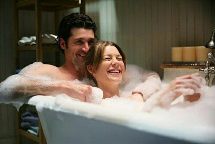 <em>Foto: Skärmdump Grey's Anatomy</em> Derek och Meredith badar