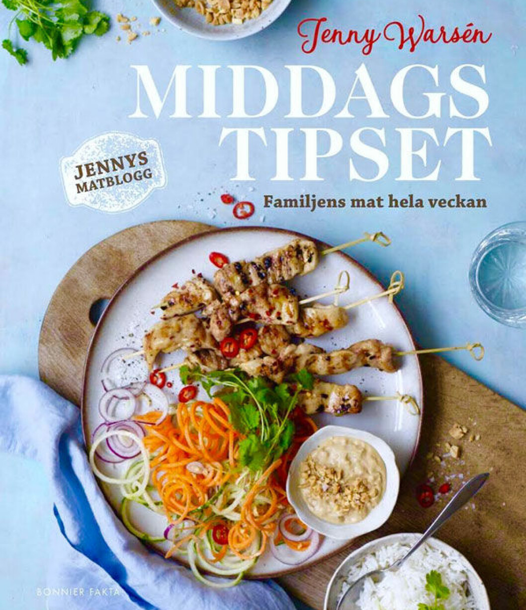 När du väljer klassiska designstolar kan de hänga med från hem till hem – oavsett inredningsstil. | Foto: Anders Bergstedt Styling: Elli Roshandel/Nouvel Interior för <a href="https://www.instagram.com/entrancemakleri/" target="_blank" rel="noopener">Entrance</a>/mäklare: Erika Bergholm Klassiska designerstolar är ett tidlöst val i den skandinaviska inredningen
