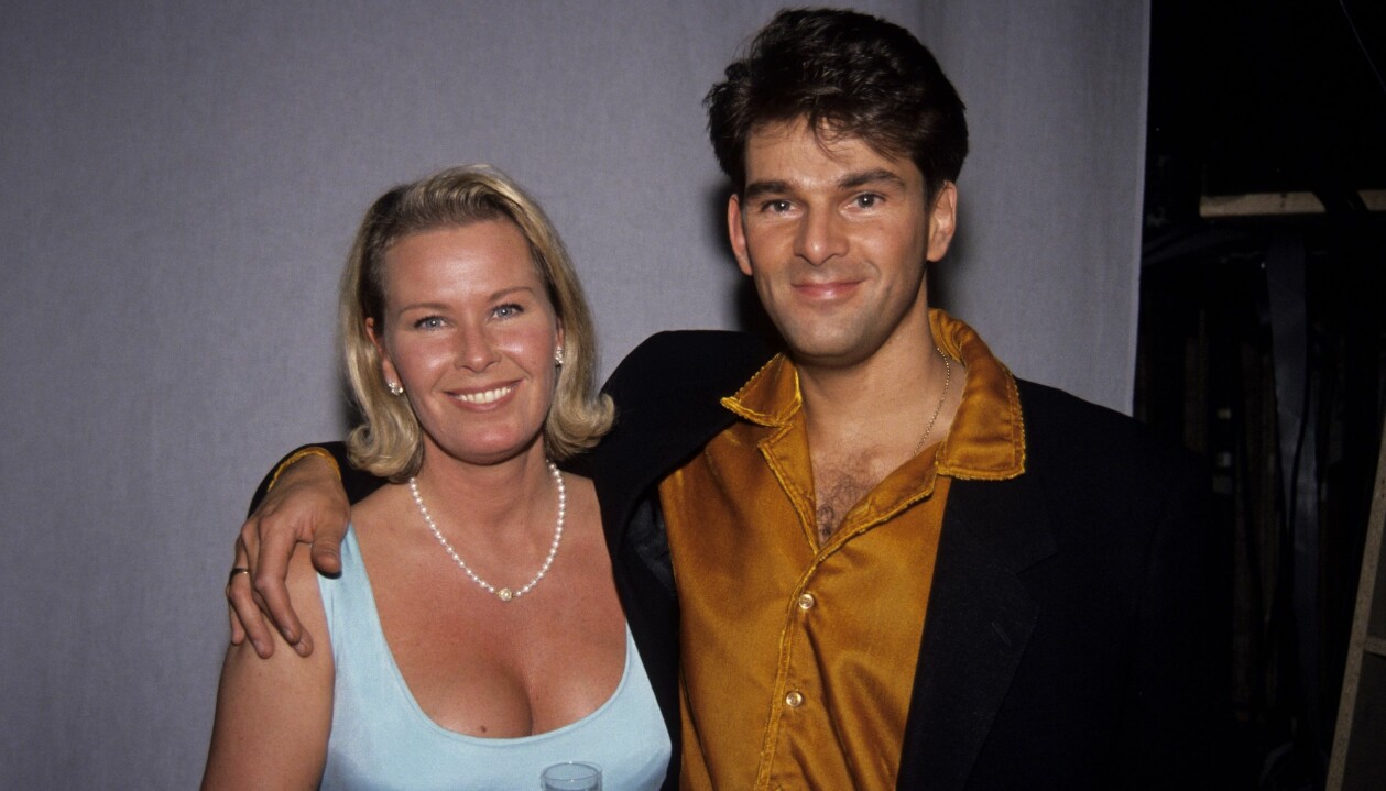 Efva Attling och Niklas Strömstedt. Efva Attling och Niklas Strömstedt fångade på bild tillsammans 1992.