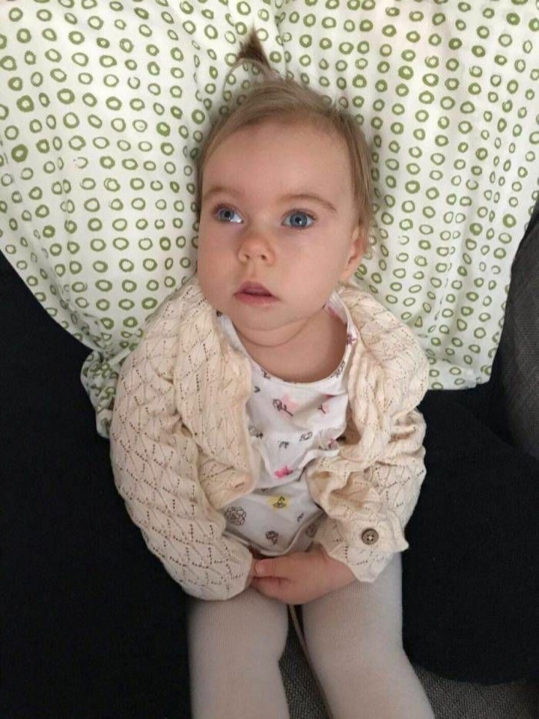 Eleonora får ett pris uppkallat efter sig, något som betyder mycket för hennes föräldrar. Foto: Privat Eleonora Aldin hade en unik genmutation och blev tre år gammal.
