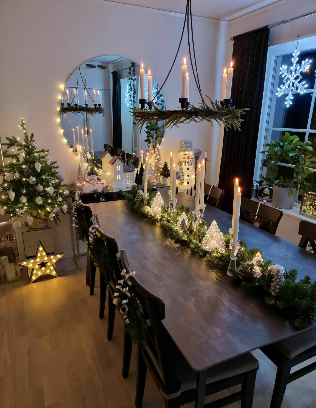 Julpyntat kök hemma hos Elin Tallbo i Borlänge.