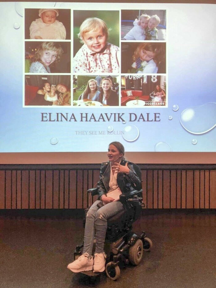 Elina är en skicklig talare, som gärna berättar om hur väl användarstyrd personlig assistans fungerar för henne i praktiken. Elina håller i en föreläsning.