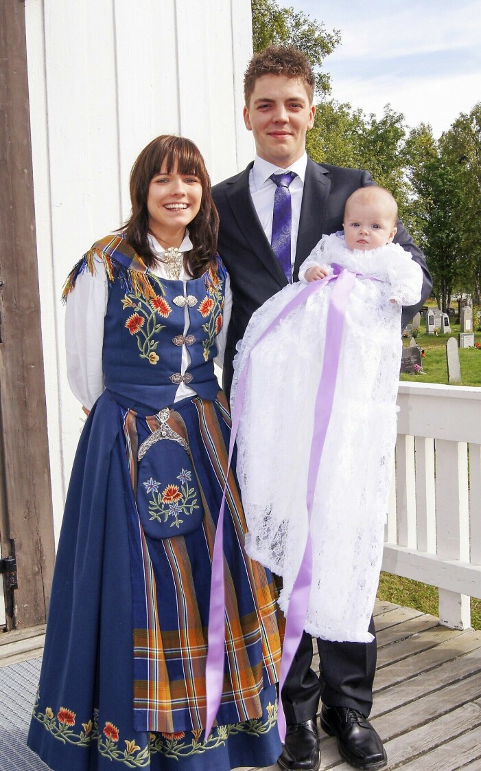 Lyckan var total när Elisabeth och Paul-Kristian bar sin dotter till dopet, strax innan Elisabeth blev sjuk. Elisabeth tillsammans med familjen innan hon blev sjuk