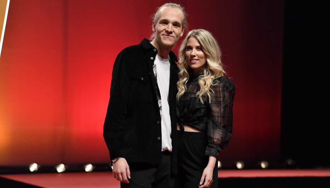 Ellen Benediktson och Simon Peyron på artistpresentationen av Melodifestivalen 2020.