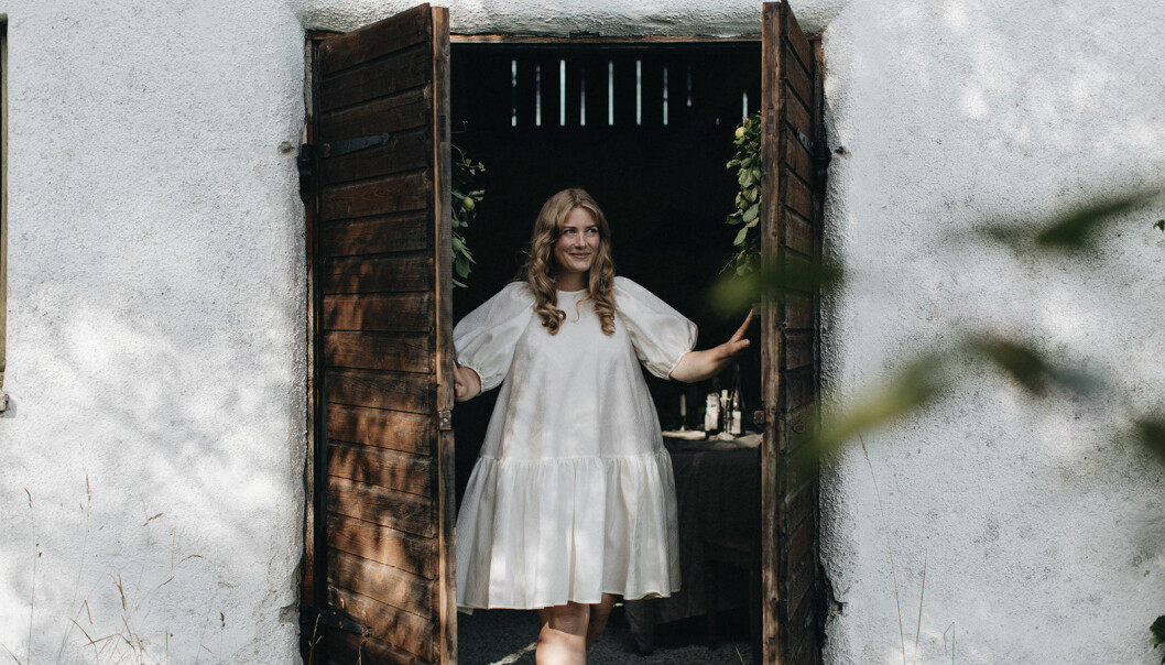 Elsa Billgren har ett hus på Gotland.